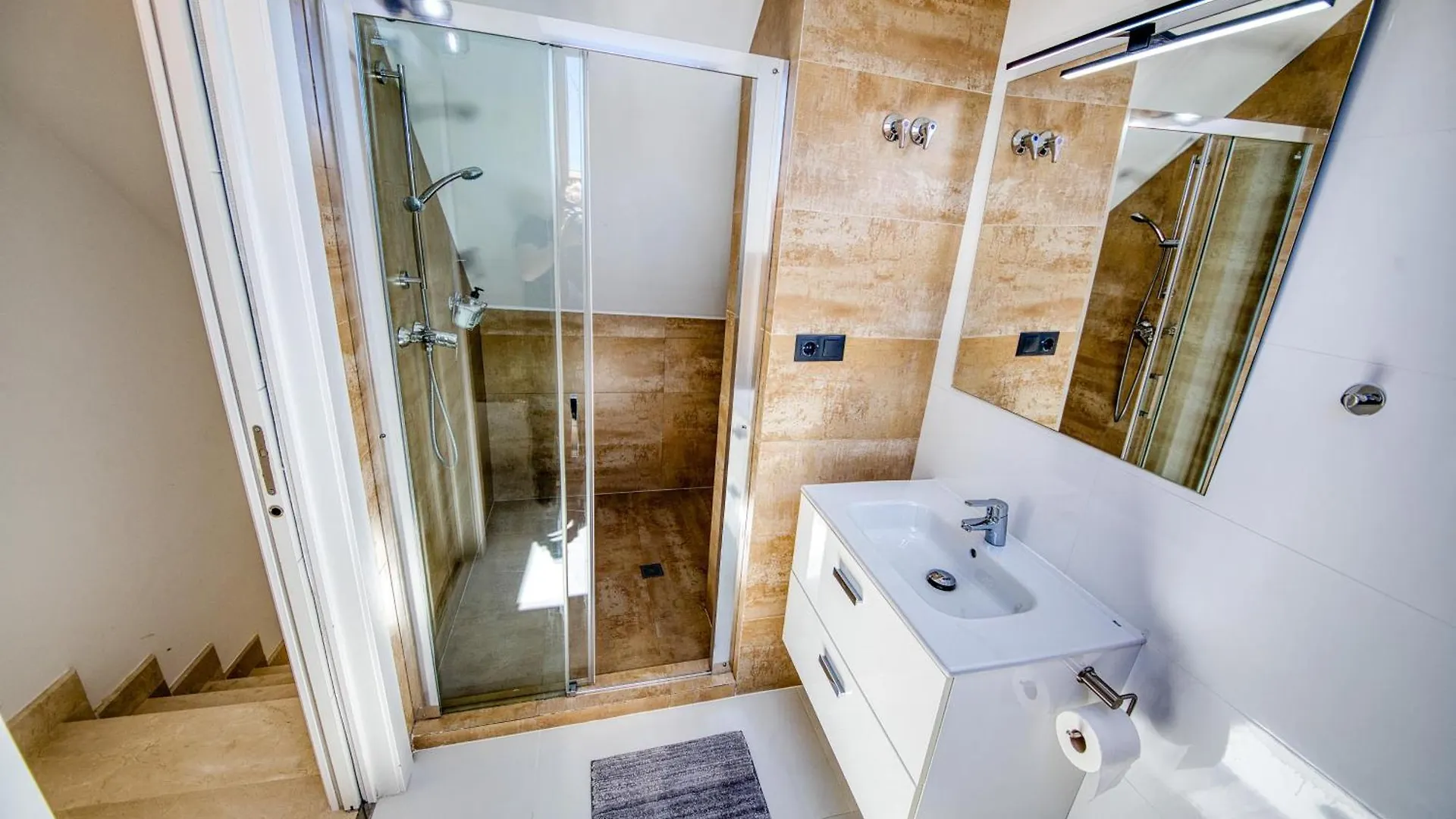 شقة Penthouse Carabela Seaviews بينالماذينا